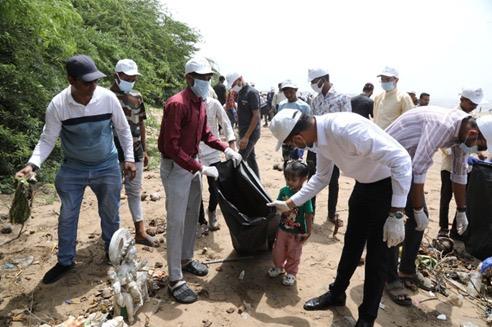 *રાજ્યમાં બીચ ક્લીન-અપ ડ્રાઇવમાં ૧,૬૪૦ નાગરીકોએ ૧૮,૩૫૦ કિ. ગ્રા. કચરો એકત્રીત કરી વિવિધ ૧૨ બીચને સ્વચ્છ કર્યા*