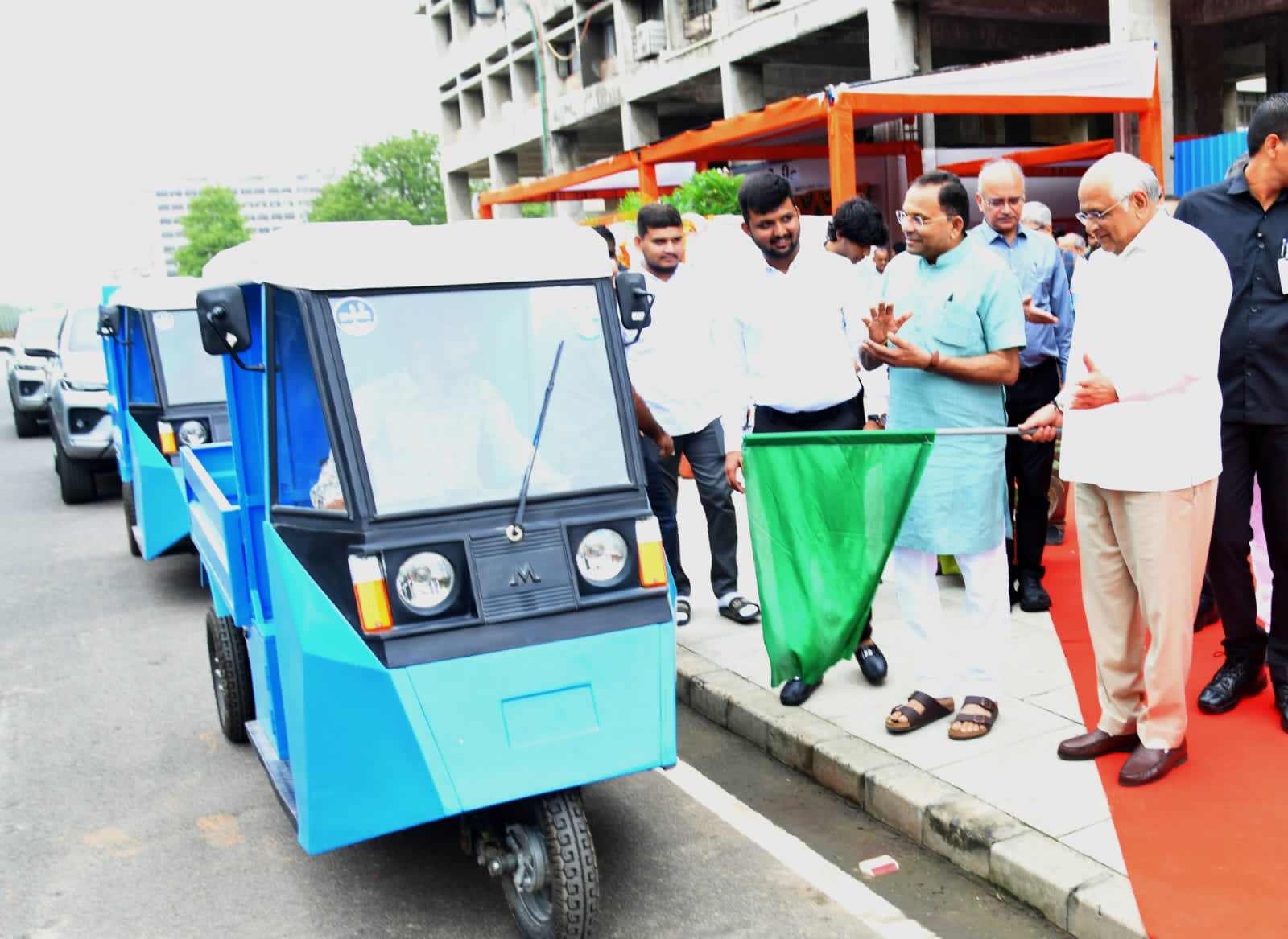 *મુખ્યમંત્રી ભૂપેન્દ્ર પટેલે ઇકો ફ્રેન્ડલી રીયુઝેબલ ગ્લાસ વોટર બોટલિંગ ફેસેલિટીનો પ્રારંભ કરાવ્યો*