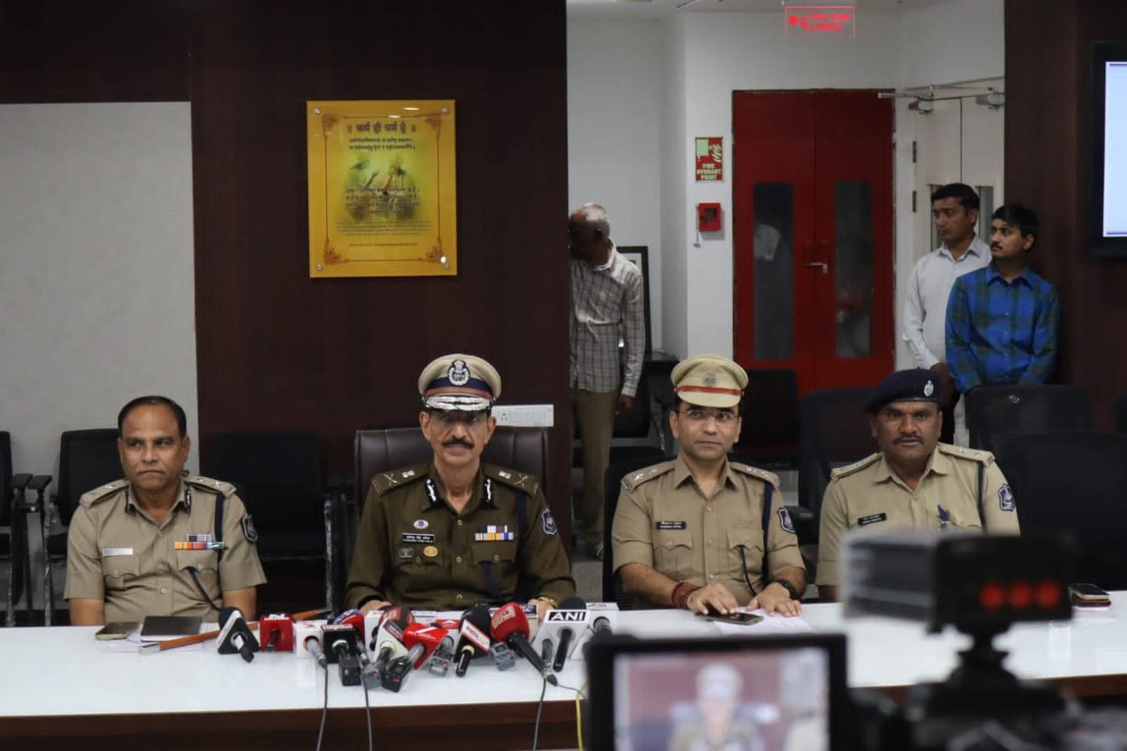 *📍અમદાવાદ ટ્રાફિક પોલીસમાં ‘પ્રમાણ’ એપ્લિકેશનનો અમલ: ૧ જાન્યુઆરીથી હાજરી અને ફરજનું સંચાલન ડિજિટલ બનશે*