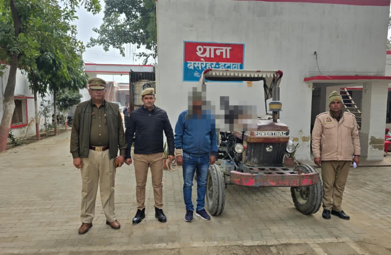 *📍ઉત્તર પ્રદેશનાં ઈટાવામાં ગમખ્વાર અકસ્માત, પિતા સહિત બે નિર્દોષ બાળકોનાં મોત*