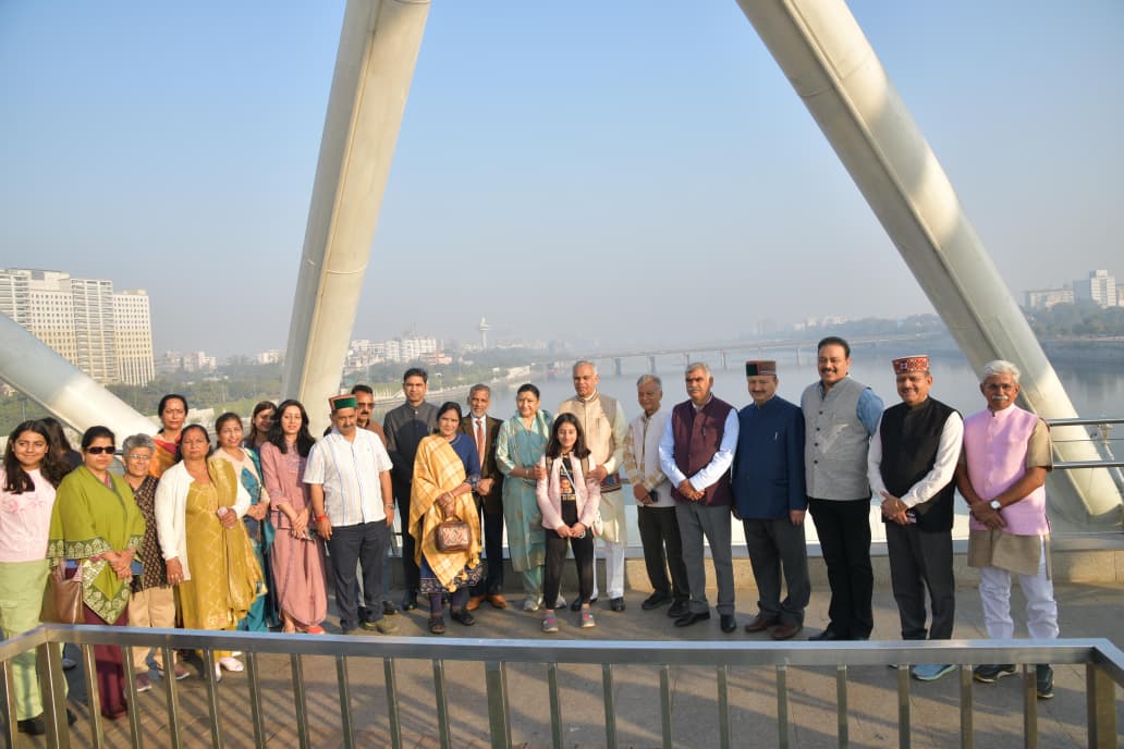 *રાજ્યપાલ આચાર્ય દેવવ્રતજીએ હિમાચલ પ્રદેશના પ્રતિનિધિ મંડળ સાથે અમદાવાદ ફ્લાવર શો અને અટલબ્રિજની મુલાકાત લીધી*