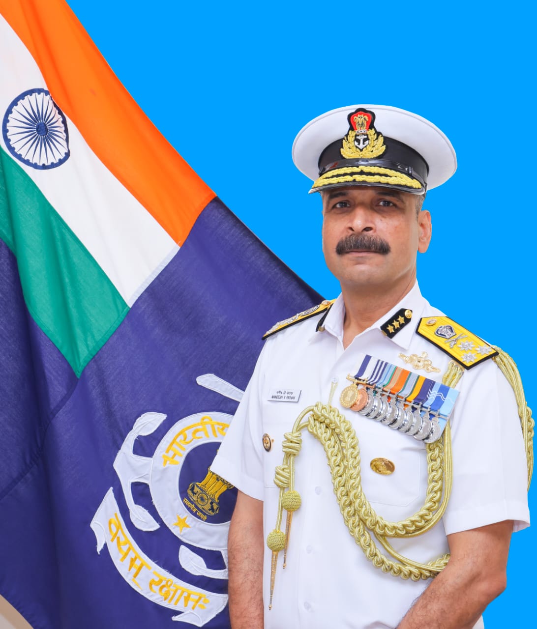 *કોસ્ટ ગાર્ડ કમાન્ડર (વેસ્ટર્ન સીબોર્ડ) તરીકેનો ચાર્જ સંભાળતા એમ.વી. પાઠક, પીટીએમ, ટીએમએ.*