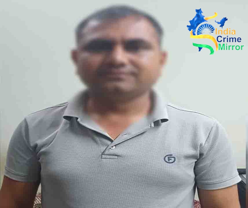 અમરેલી જીલ્લા જેલના સુબેદાર હીરાભાઈ સોલંકી લાંચ લેતા ઝડપાયા