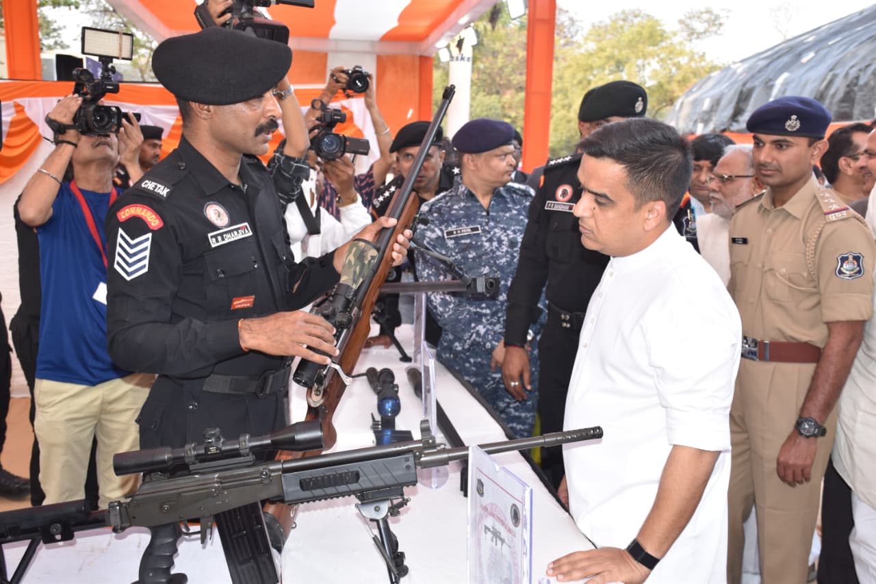 *રાજ્યની રક્ષા શક્તિને વધુ પ્રબળ બનાવતા વિવિધ પ્રકલ્પોનું ખાતમુહૂર્ત કરાવતા નાયબ મુખ્યમંત્રી હર્ષ સંઘવી*