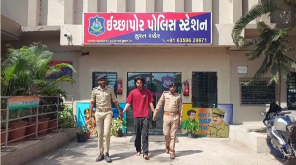 *📍સુરતમાં સગીરા સાથે દુષ્કર્મ આચરી ભાગી છૂટેલા આરોપીને ગણતરીનાં કલાકોમાં અમદાવાદથી દબોચી લેતી ઇચ્છાપોર પોલીસ*
