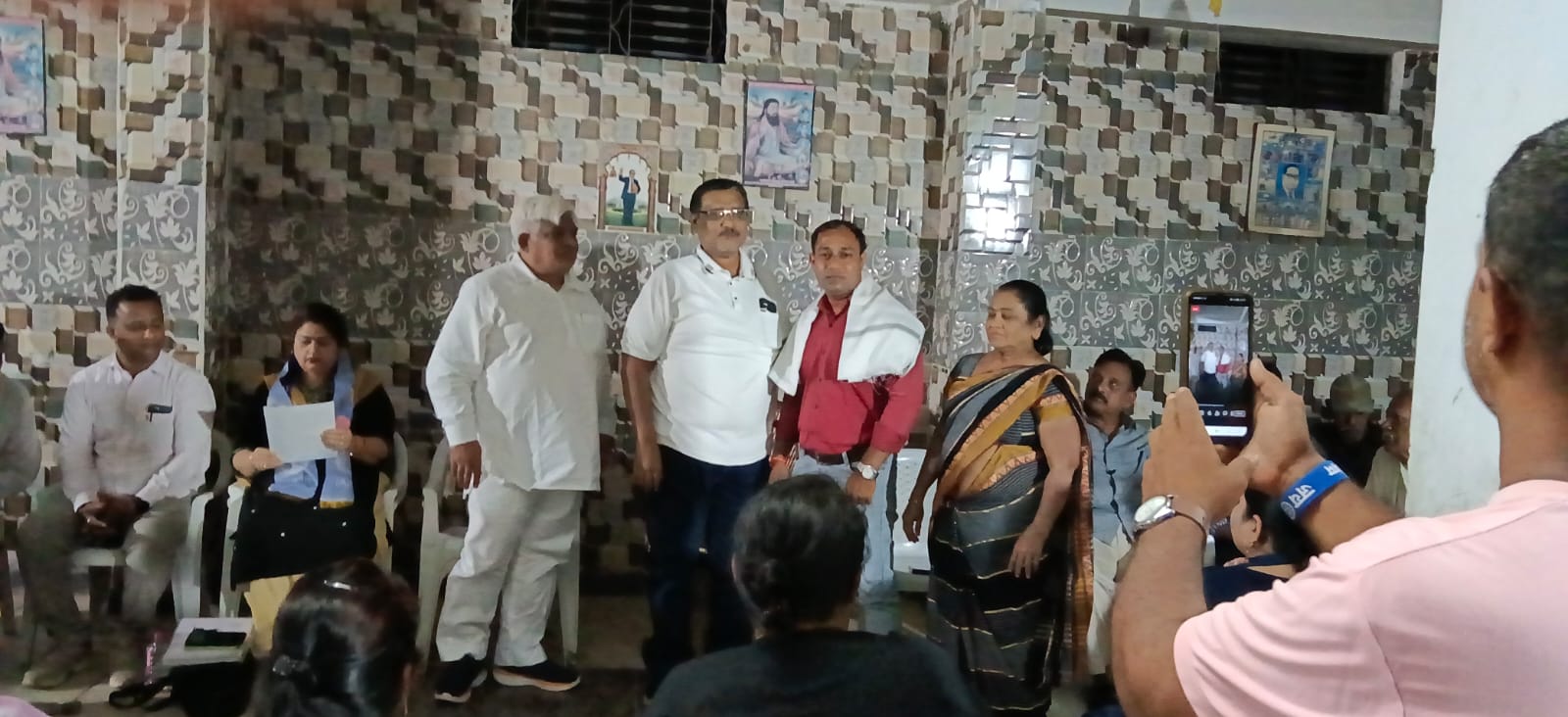 રિપબ્લિકન પાર્ટી ઓફ ઇન્ડિયા આઠવલે દ્વારા આગામી 14 એપ્રિલ ડો ભીમરાવ આંબેડકર સાહેબની જન્મ જયંતિ ઉજવવા માટે ની રૂપરેખા નક્કી કરવા મિટિંગ નું આયોજન કરવામાં આવ્યુ.